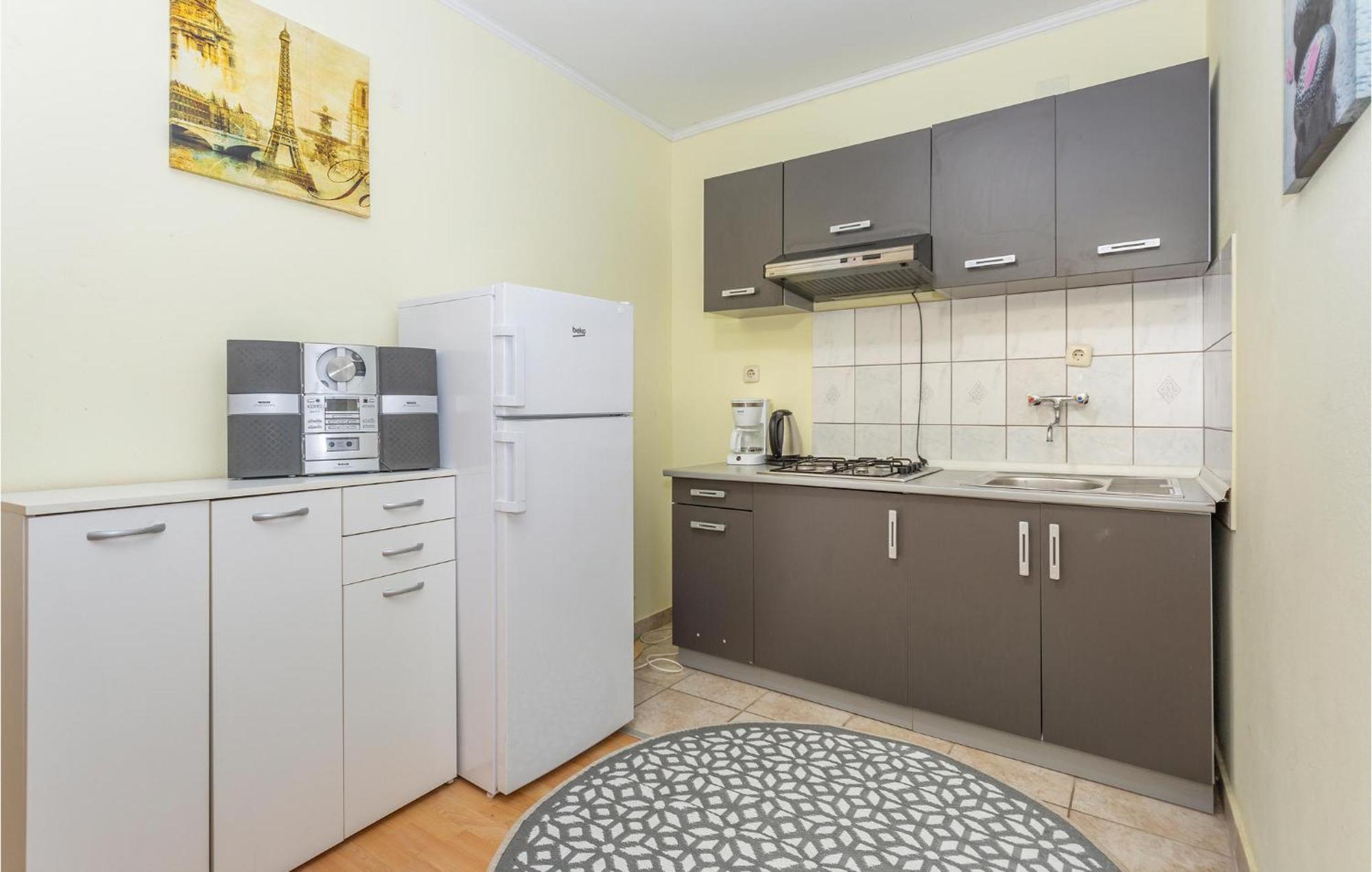 Awesome Apartment In Stara Baska 1 With Kitchen Esterno foto