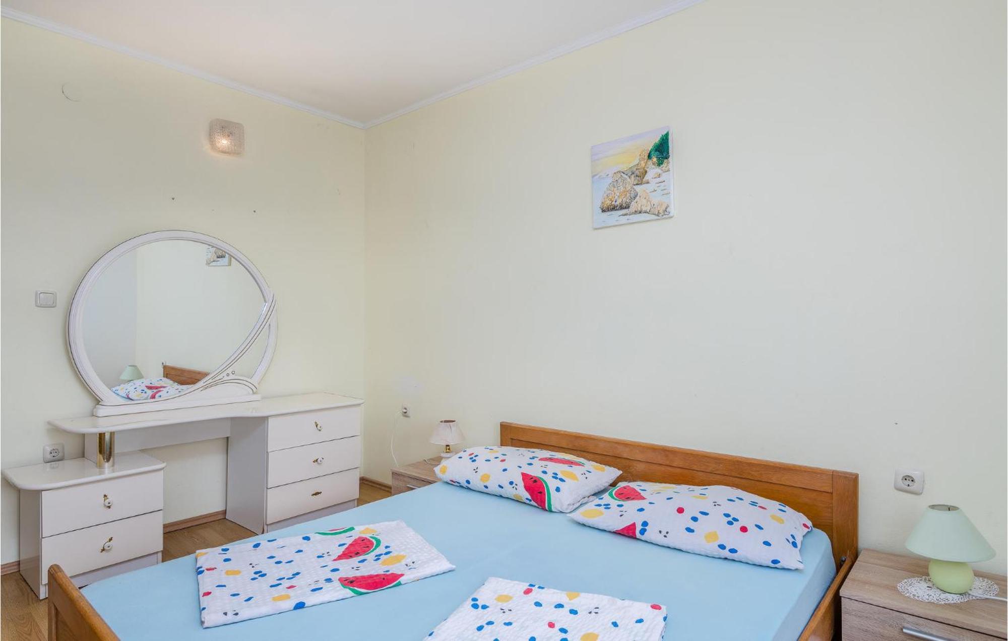 Awesome Apartment In Stara Baska 1 With Kitchen Esterno foto