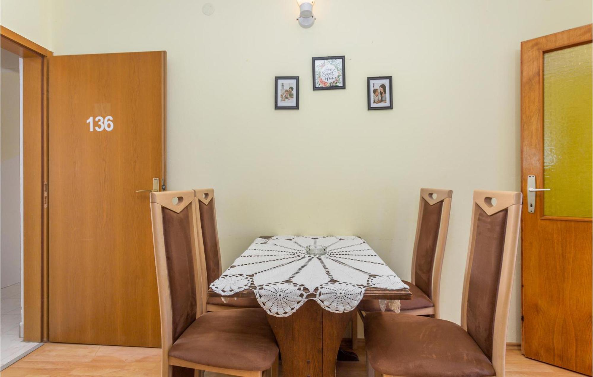 Awesome Apartment In Stara Baska 1 With Kitchen Esterno foto